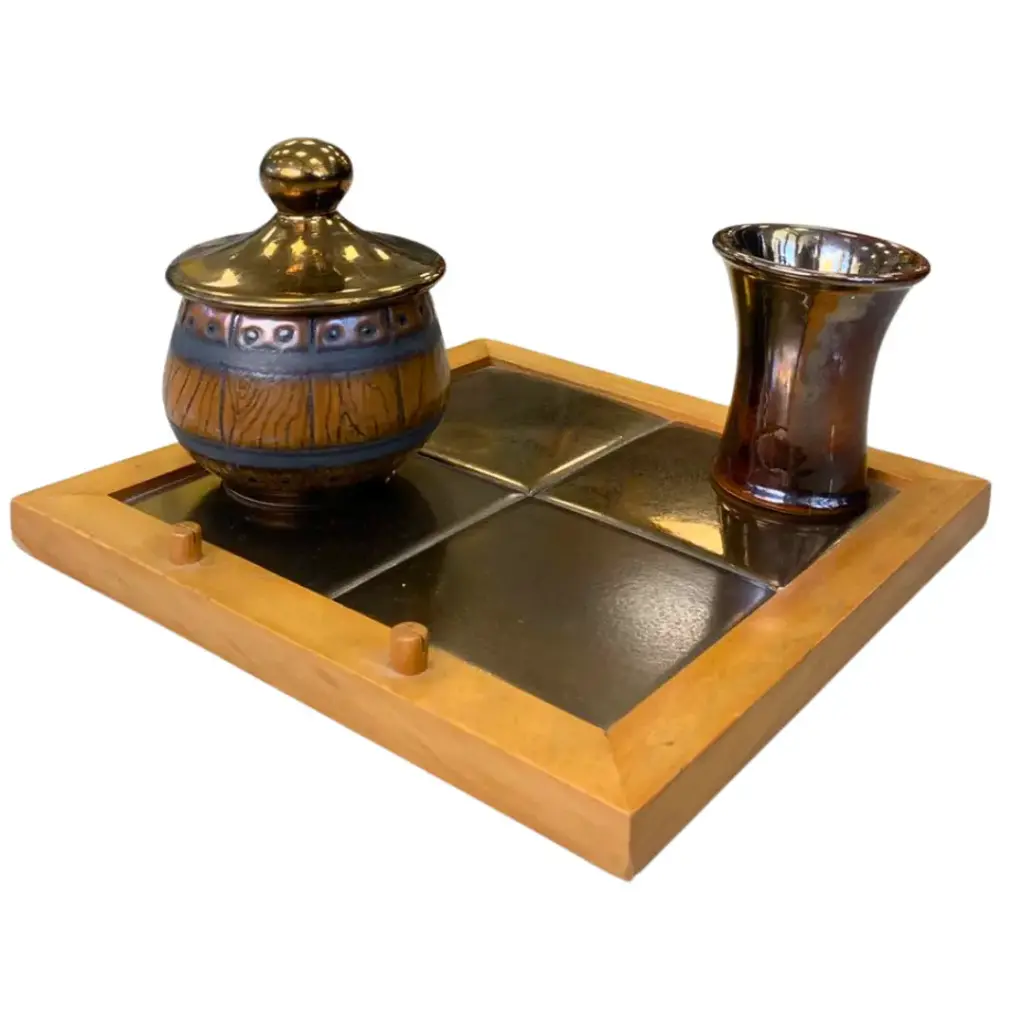 Juego de cerámica con madera