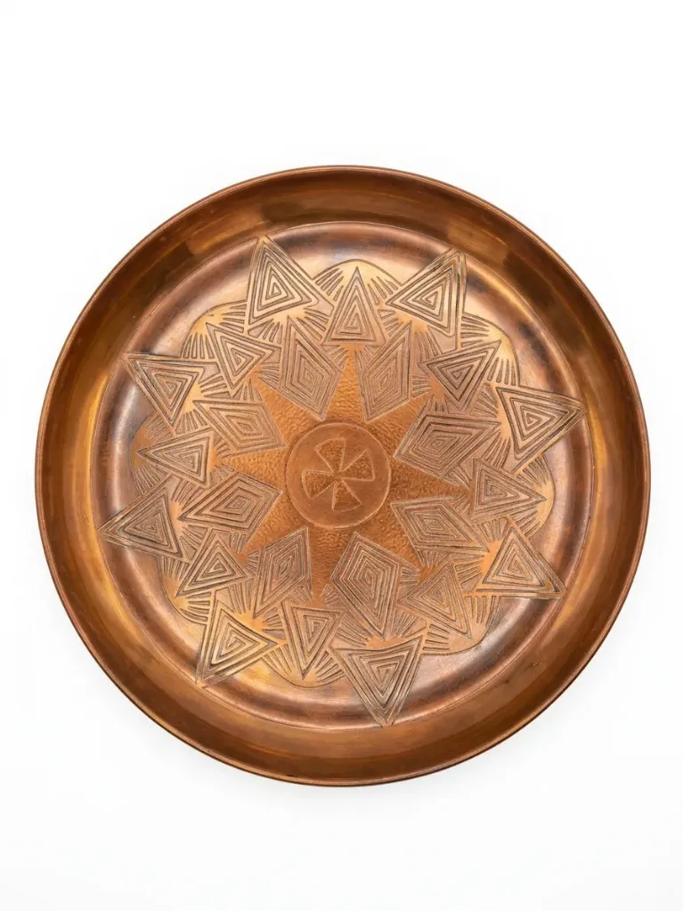 Fuente Circular de Metal Cobre Cincelado Sol Geométrico (4293847.150)