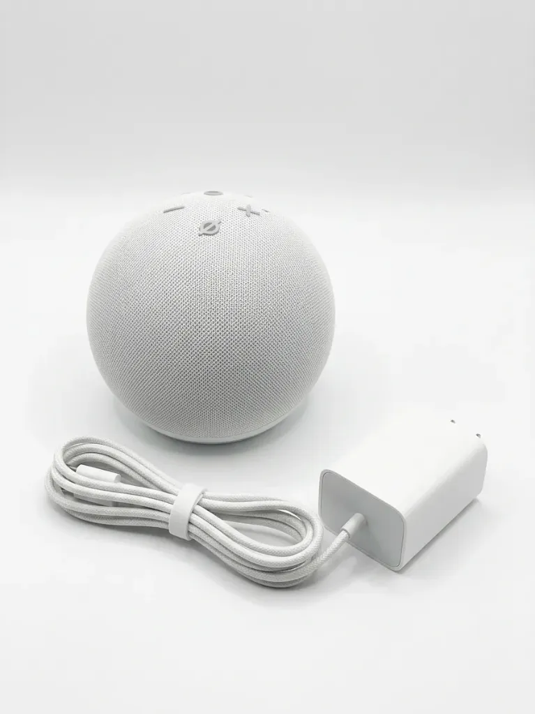 Parlante Inteligente Amazon Echo Dot 4ta Generación - Blanco Glacier (6744230.250)