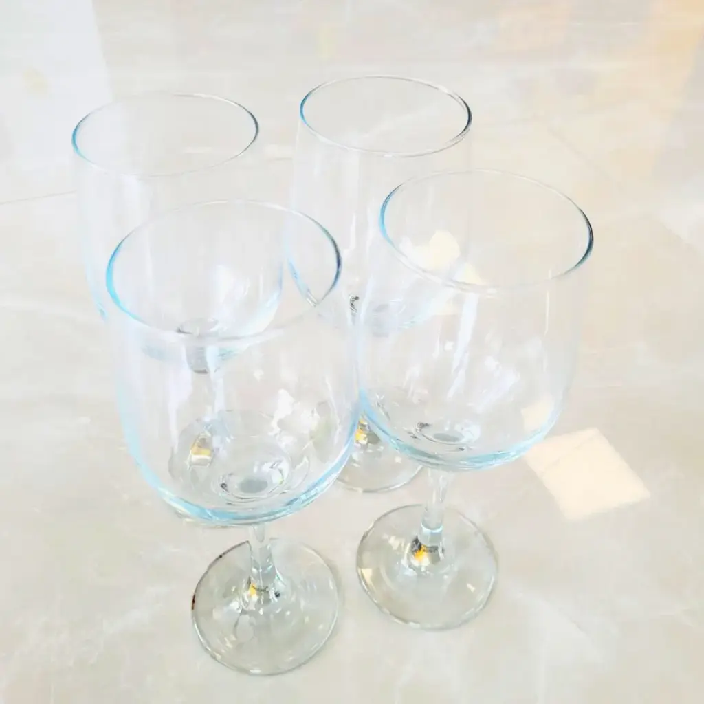 Juego de 4 copas para vino 425 ml.