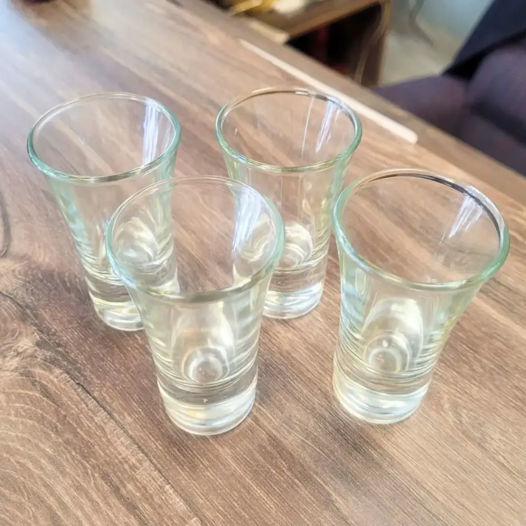 4 shots de 50ml.