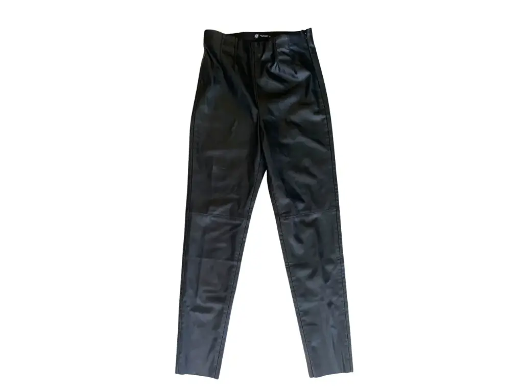 Pantalon Zara de cuero sintetico
