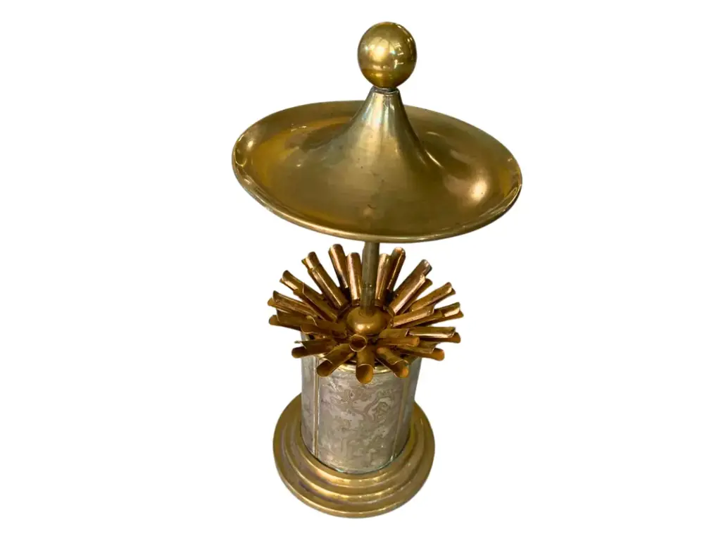 Adorno dispensador de cigarrillos vintage de bronce
