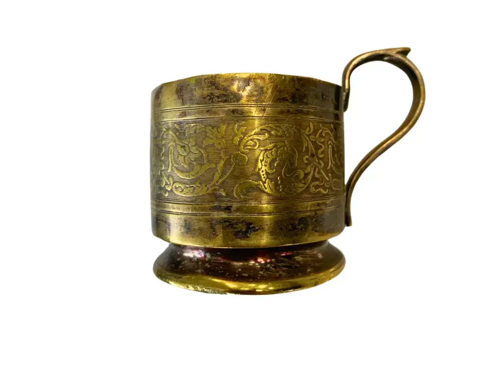 Taza de bronce