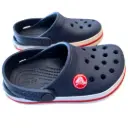 Crocs para niños Talla C8 = 24-25
