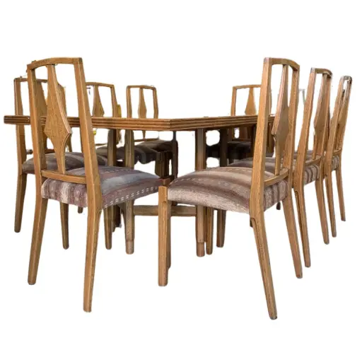 [080205] Juego de comedor de Mara con 8 sillas y Trinchete de la marca Mobilia