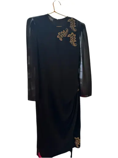 [010325102-4] Vestido de mujer negro. Marca Ursula