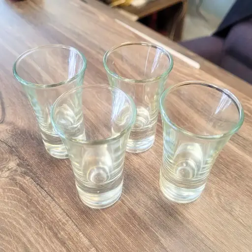 4 shots de 50ml.