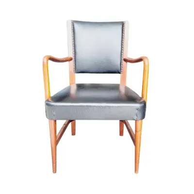 [vero.20] Poltrona de madera con cuero
