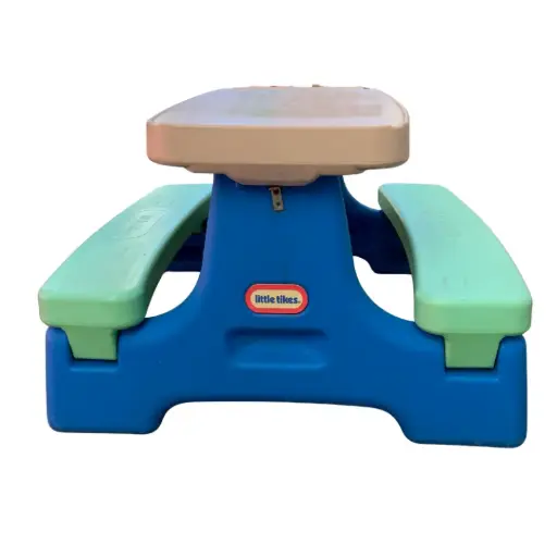 [3478947.4] Mesa de juego para niños exteriores